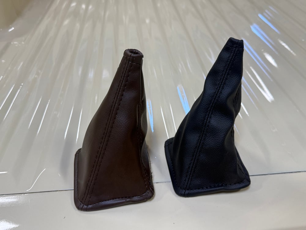 79-83 Toyota Pickup Shift Boot Detail