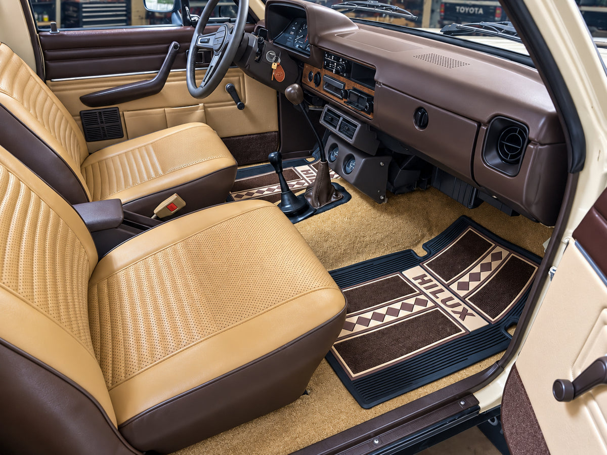 Classic Toyota Style Floor Mat Set