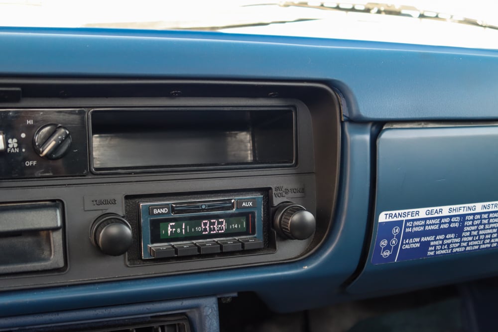 79-83 Toyota Pickup Retro Bluetooth Radio